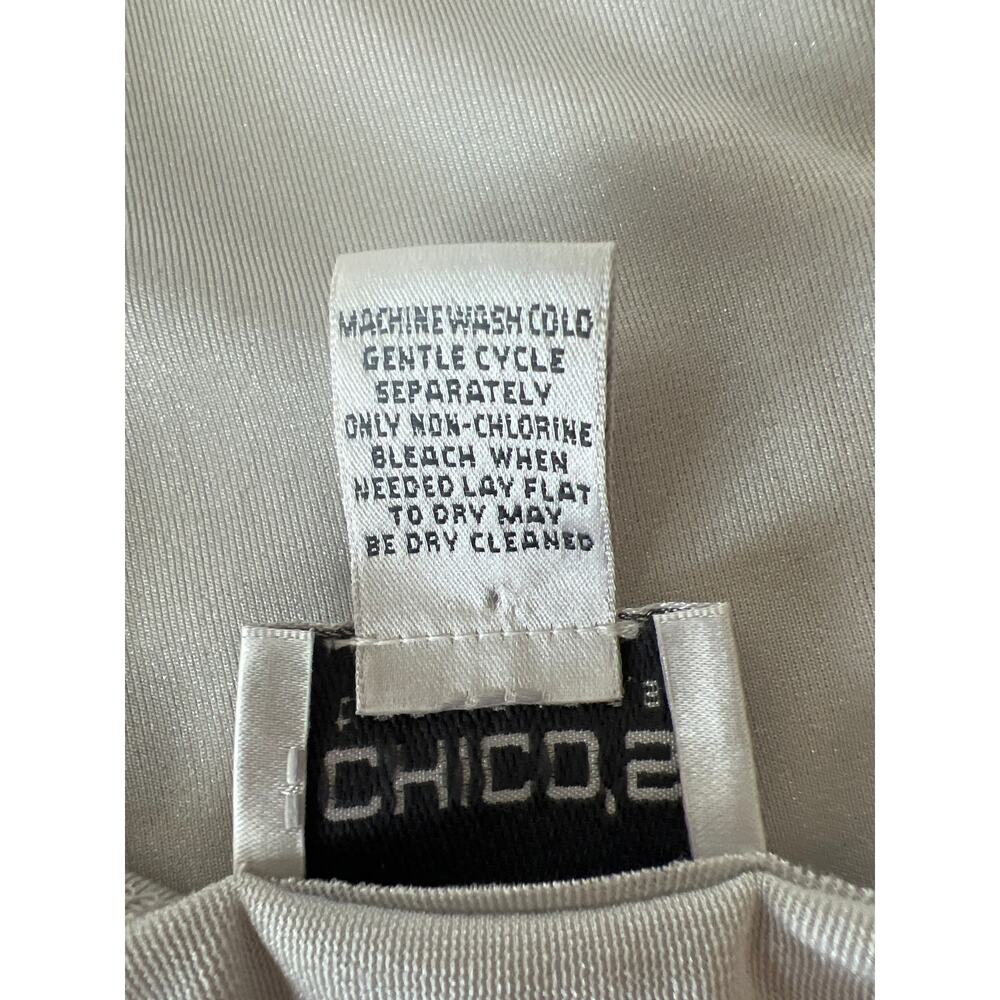 Chicos Travelers Metallic Silver Shimmer Knit Scoop Neck Tank Top Size 2 Large - Picture 4 of 5